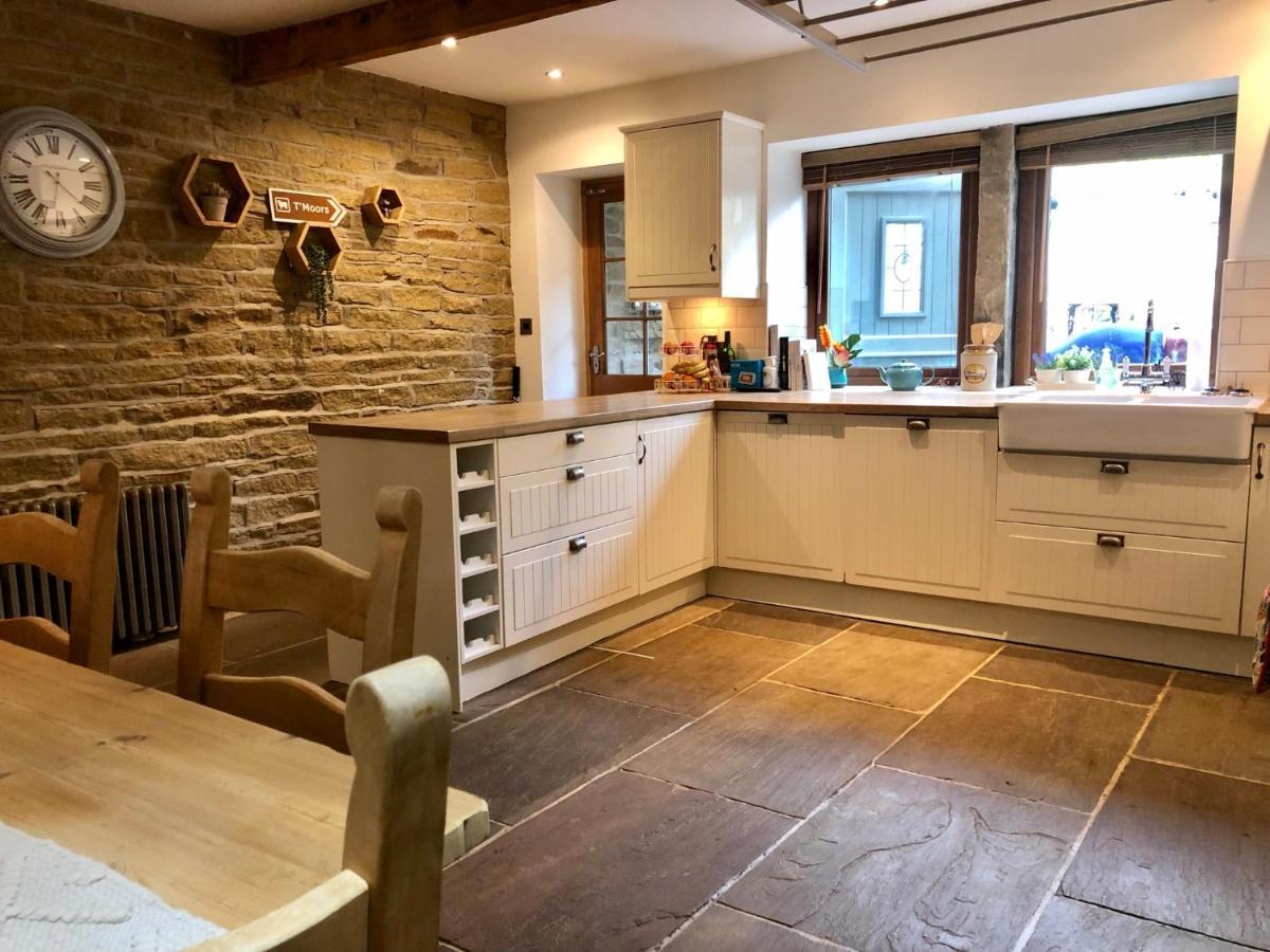 Wuthering - Central, Stylish, Cosy, Comfy Holiday home *